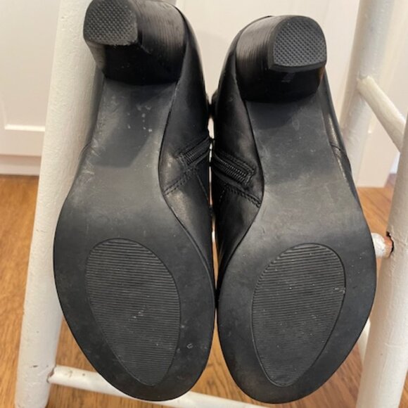 Artica, Black Boots, Size 7 - Picture 11 of 11